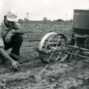 06_04_1963_Jay_Kisling_wheel_track_minimum_tillage__website___Copy-1165