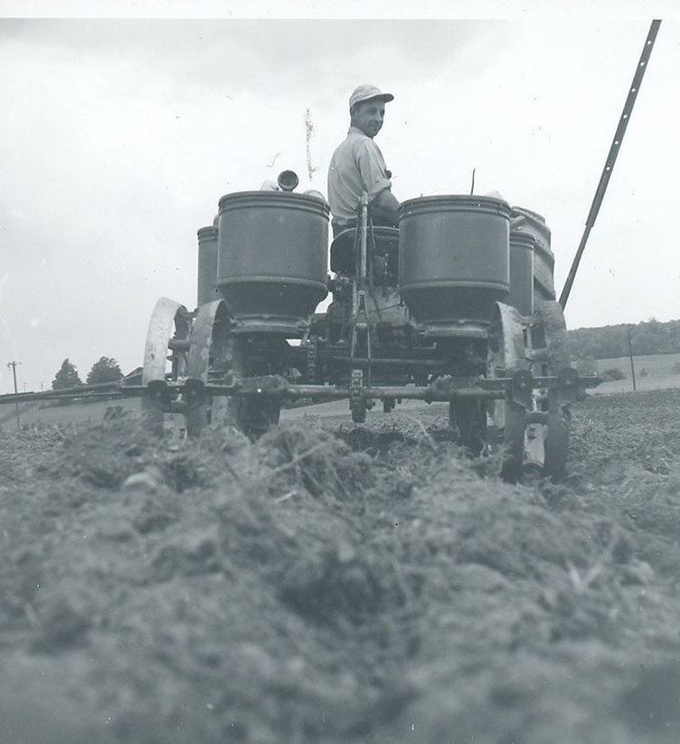 June 4, 1963
Spreading Fertilizer
Photo ID#: A271