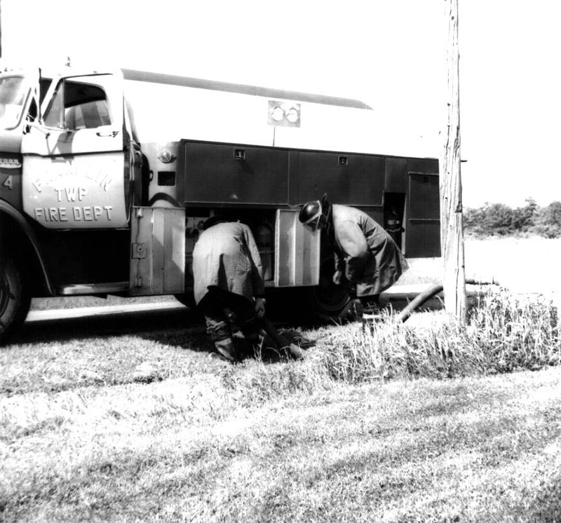 June 8, 1973
Leslie Car and Marvin Galloway
Franklin Township Volunteer Firefighter Department
Photo ID#: S496