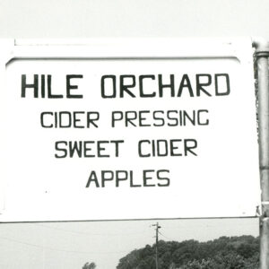 06_10_1976_Hile_Orchard_sign_website-1216