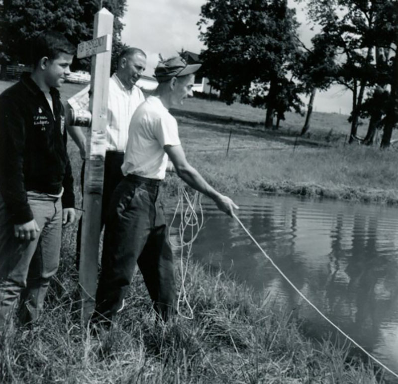 June 23, 1967
Norman Dudgeon, Donald Hahn (Clear Fork Vo-Ag Intrustor) and Dwight O'Hearn
Photo ID#: S522