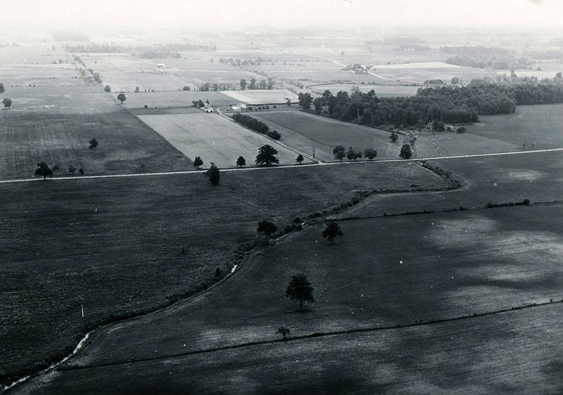 June 28, 1962
Smiley Ave. West Road in Crawford County, Looking southeast
Photo ID#: W112