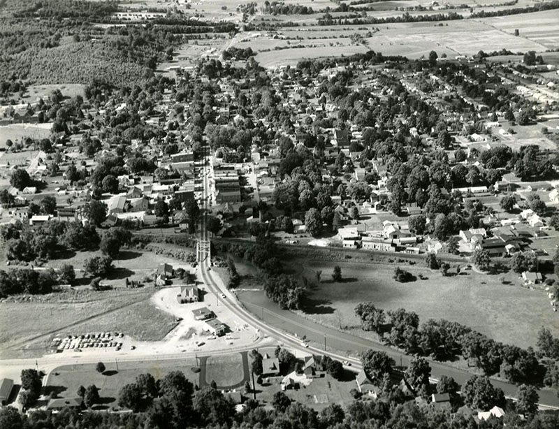 July 3, 1967
Bellville
Photo ID#: AE30