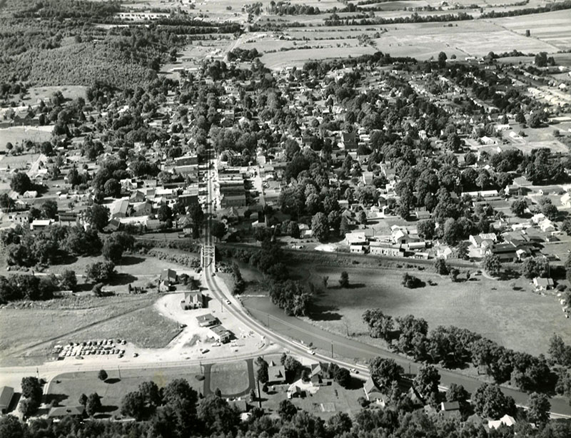 July 3, 1967
Bellville
Photo ID#: AE250
 