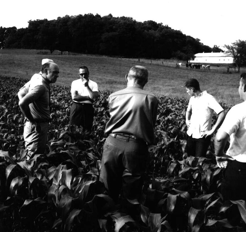 July 3, 1969
No-till meeting
Photo ID#: A612