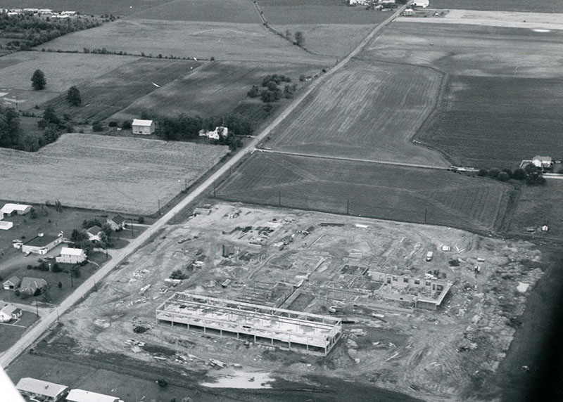 July 4, 1964
Shelby's new high school, looking North
West Smiley Avenue
Sharon Township
Photo ID#: AE227