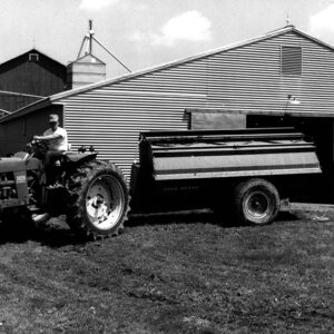 07_04_1972_Roger_and_Elmer_Snavely_as_they_load_and_haul_manure_from_their_egg_production_barn_website-422