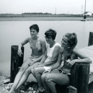 07_15_1975_Herbert_Metzger_Farm._Marianne_Mrs._Jane__Patty_1_website-3740