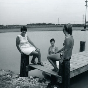07_15_1975_Herbert_Metzger_Farm._Mrs._Jane__Marianne__Patty_1_website-3742