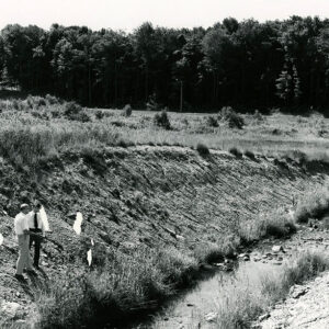07_15_1975_R.Mills_____Hickox_examine_erosion_a_problem_on_drainage_ditch_on_Tappan_property_website-2555