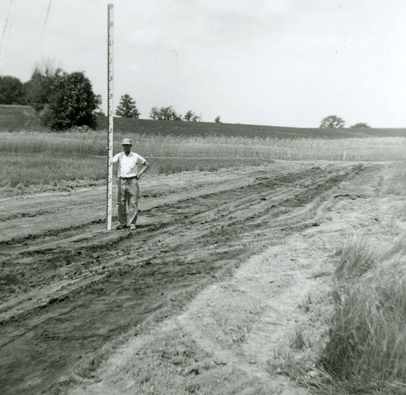 July 1961
Waterway for Oswalt Heichelbach
Photo ID#: A802