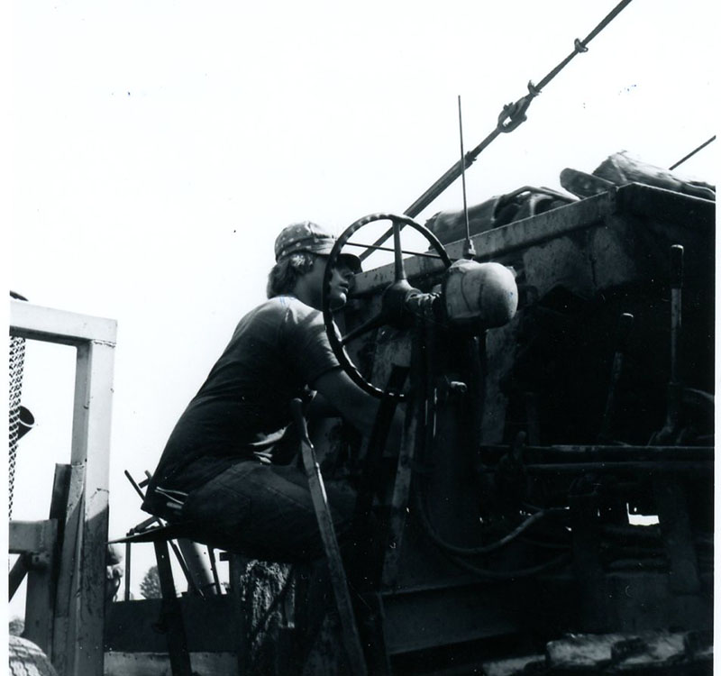 July 28, 1976
Leonard Kreitemeyer and Mark Kreitemeyer installing drainage tile at the Karl Kleman Farm
Photo ID#: A720