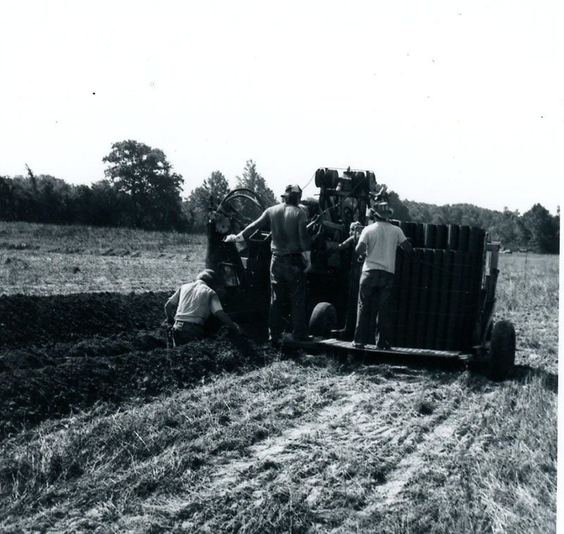 July 28, 1976
Leonard Krietemeyer installing drainage tile at the Karl Kleman Farm
Photo ID#: A719