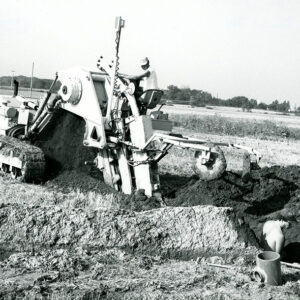 07_28_1976_Robert_Niese__contractor__at_the_Ivan_Ulmer_Farm_website-1305