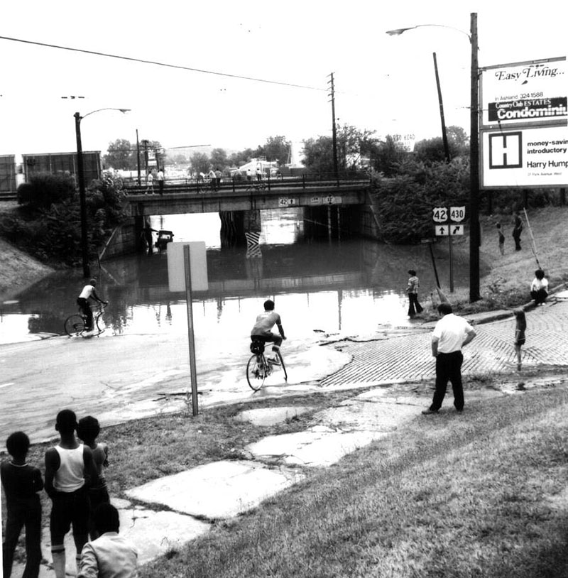 July 29, 1974
Park Avenue East subway flood
Photo ID#: L91