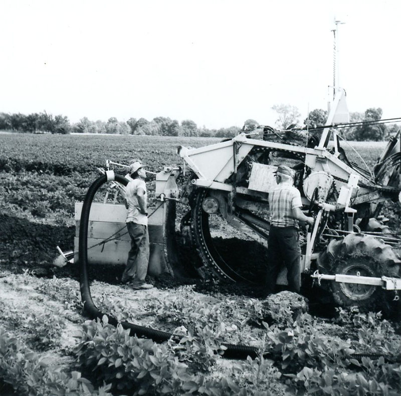 July 30, 1976
Don Shawk and F Young: tile drainage installation
Photo ID#: A726