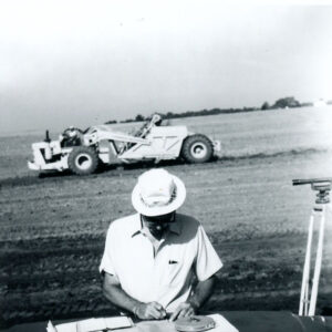 08_04_1976_Beck_Grauer_grassed_waterway._Dean_Swigert_SCS._Frank_Eberl_Pan_website-1393