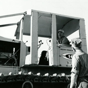 08_10_1972_Wm._Enderby_Farm._Bill_Myers__Contractor___William_Enderby_discuss_progress_on_the_construction_of_a_new_pond_website-4070