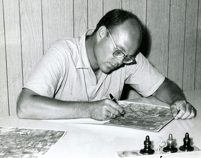 August 11, 1967
William Brug (SCS SOil Scientist)
Inking soil photgraphs
Photo ID#: RSWCD480