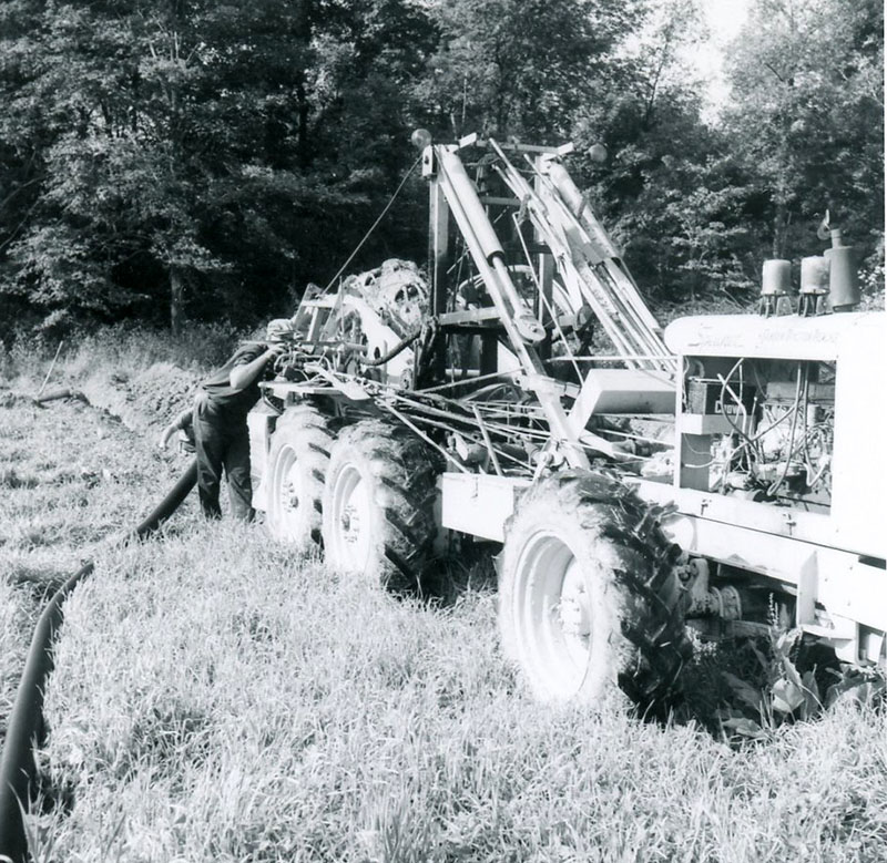 August 18, 1970
Roger Follen
Tile drainage installation
Photo ID#: A742