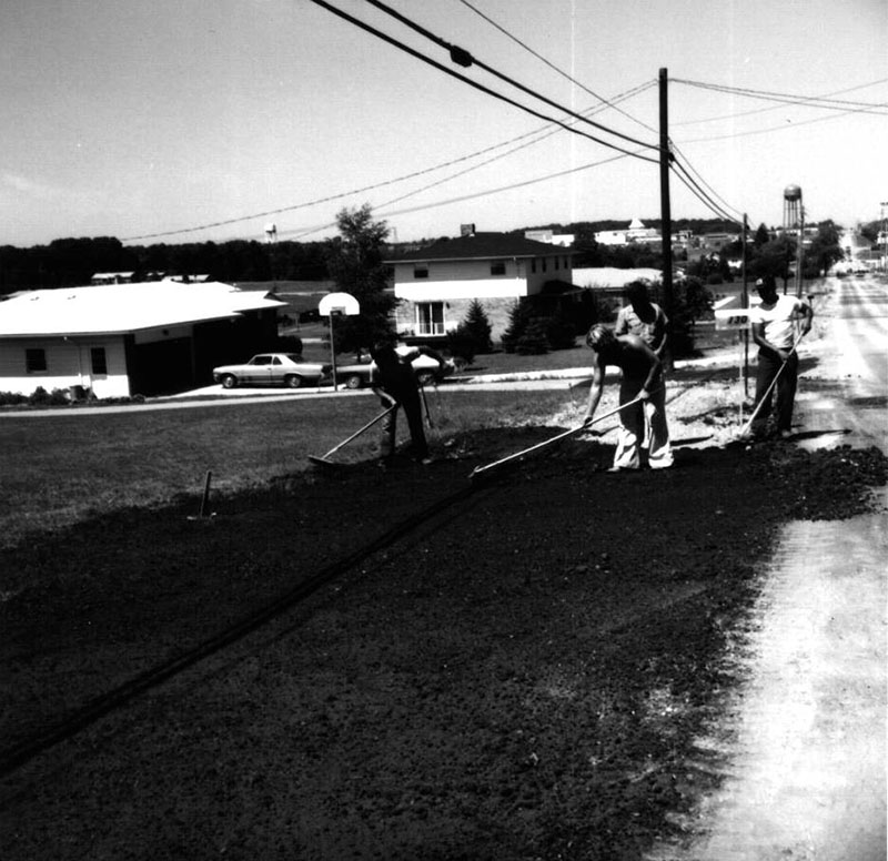 August 20, 1975
Ontario seeding sewer
Photo ID#: U50