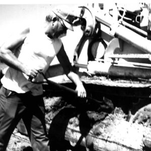 08_27_1975_K._Beck_Farm_Blake_Kirsch_Bulldozer_Maintenance_website-1490