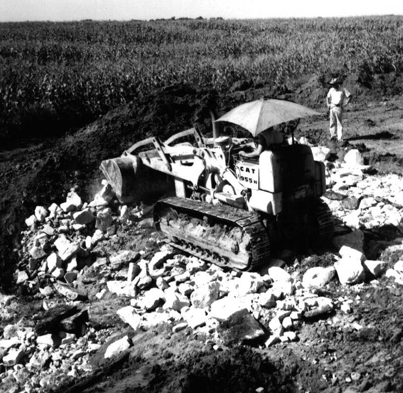 August 28, 1975
Dean Swigart and Blake Kirsch
Rip rap shot
Kenny Beck Farm
Photo ID#: A900