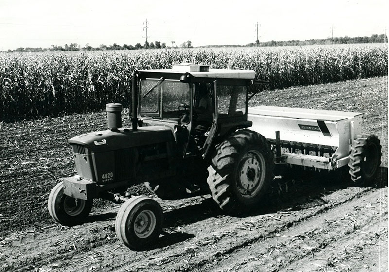September 1977
No-till barley at the John Scherer Farm
Shelby, Ohio
Photo ID#: A622