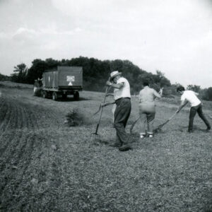 09_03_1970_Lee_Oswalt_Farm._Hugh_Osbern___Mrs._Lee_Oswalt_website-4103
