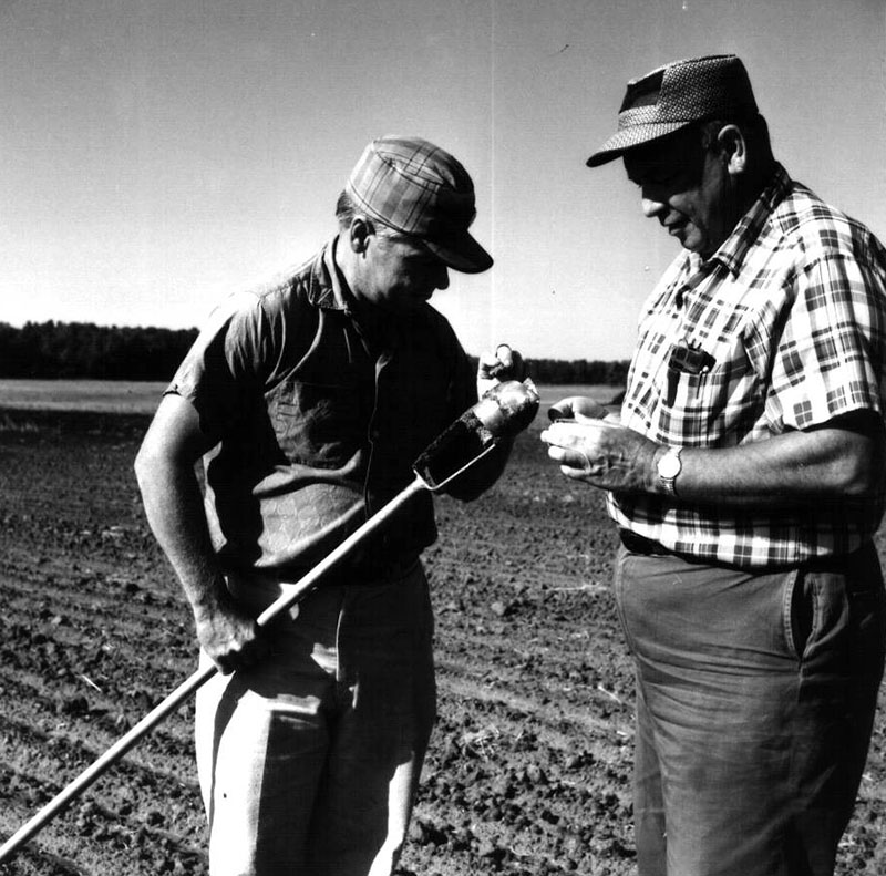 September 6, 1968
Doc Redmond, Soil Scientist
Photo ID#: P61