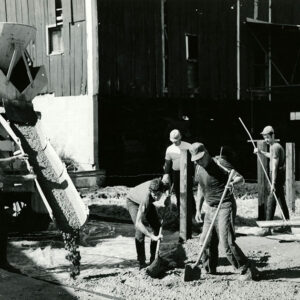 09_06_1972__Construction_operation_for_an_animal_waste_storage_structure.Lavern_Oswalt_Farm_0001-428