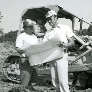 09_06_1979_Animal_waste_problems_being_resolved._Farmer_technician_contractor_website-429