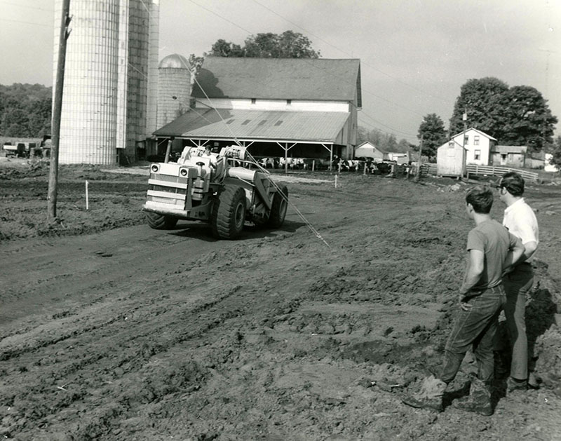 September 29, 1971
Construction of animal waste facility at Freeman Swank Farm
L R Robert Swank
Norman Wideman
SCS trainee Harry Mowry
Photo ID#: A42