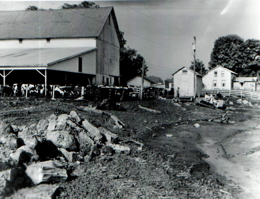 September 29, 1971
Freeman Swank Farm
Prior to installation of animal waste storage facility
Photo ID#: A929