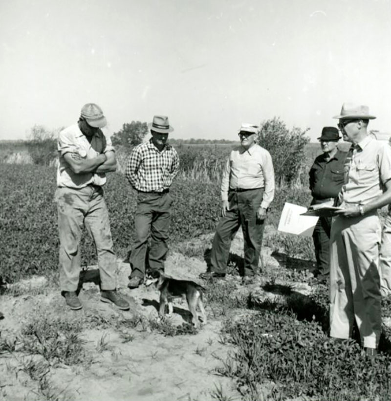 October 3, 1967
Dean Swigart, Ag Tour
Photo ID#: RSWCD309