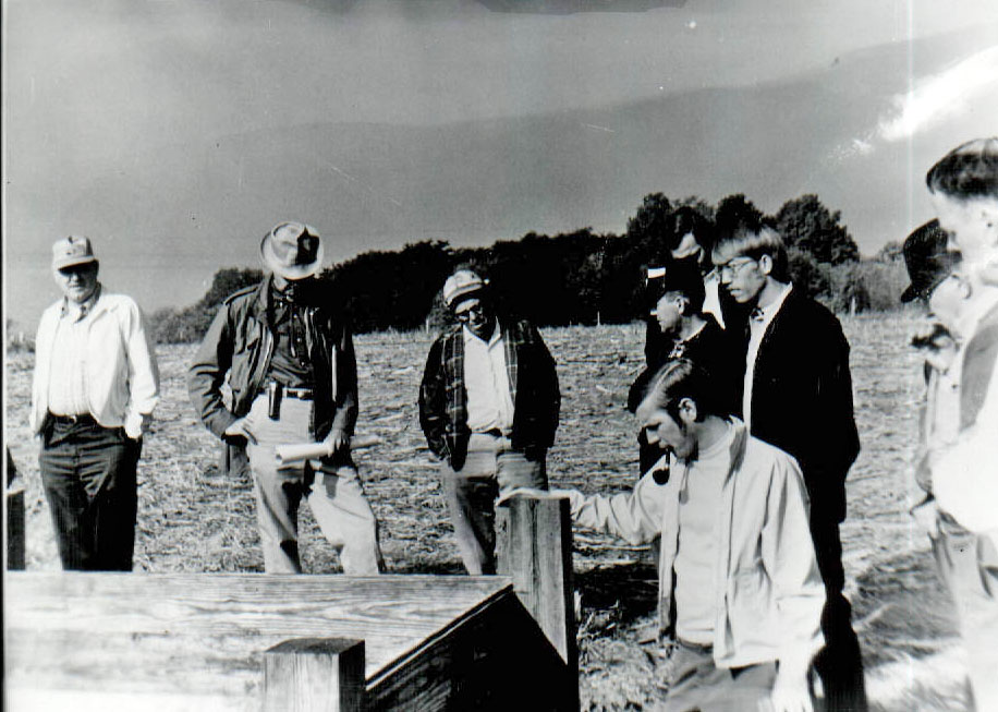 October 14, 1971
SCS 5-County Technicians Tour
Danny Witmer (Center), Robert Bomus (Farm operator)
Photo ID#: A930