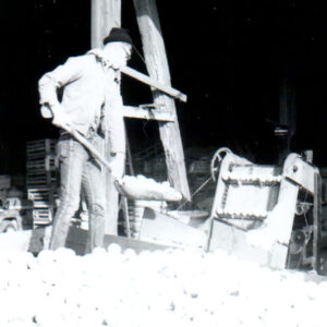 10_23_1970_Ken_Burrer_Sr._Unloading_Apples_for_Pressing_website-1225