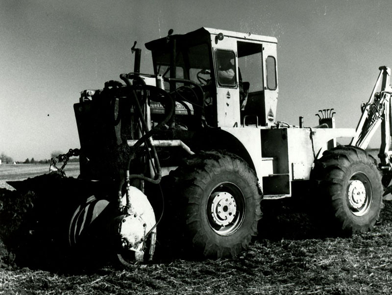November 1978
Backfill auger of Dale Herre
Crawford County
Lowell Strauch
Photo ID#: A228
