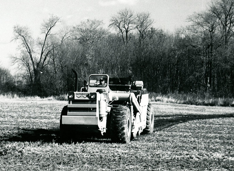November 6, 1973
Frank Eberl at the Harold Farm as he completed a drainage waterway
Photo ID#: A849