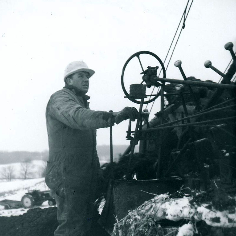 December 18, 1969
Cloyce Slessman at H. Isley Farm
Tile drainage
Photo ID#: A781