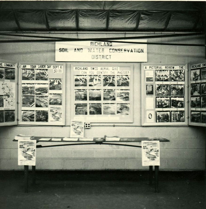 1965
Richland County Fair booth
Photo ID#: E329