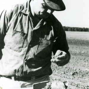 1966_Doe_Redmond__soil_scientist_website-3444