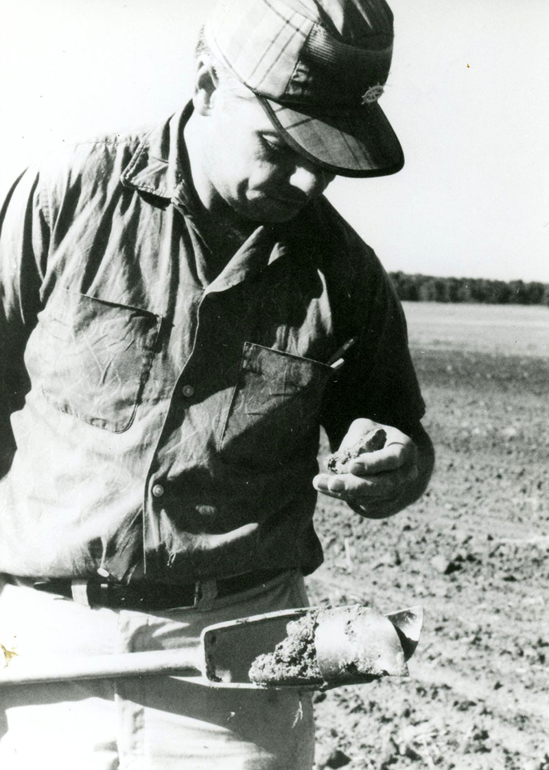 1966
Doc Redmond, Soil Scientist
Photo ID#: RSWCD278