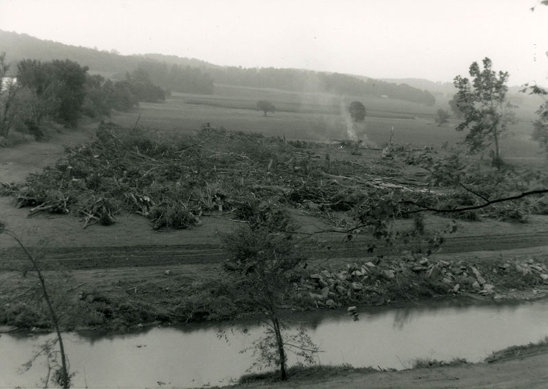 1990
Cedar Fork
Tornado clean-up
Photo ID#: W39