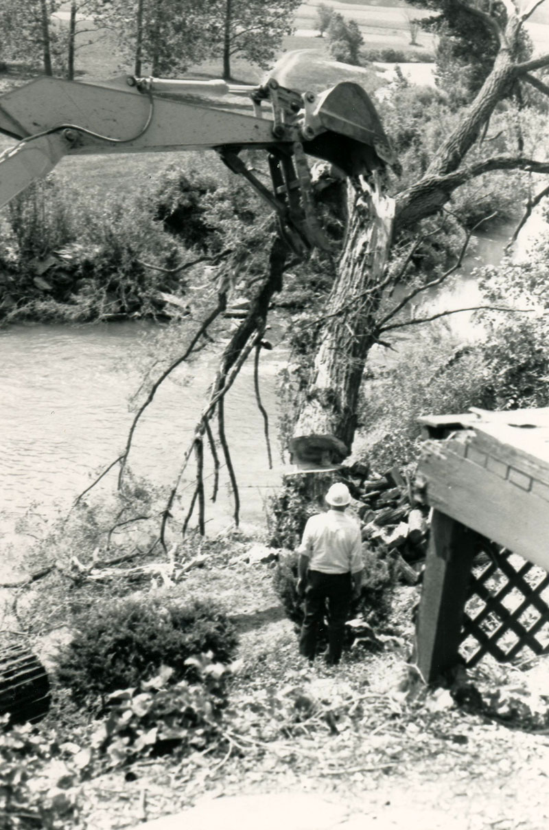 1990
Cedar Fork
Tornado clean-up
Photo ID#: W47