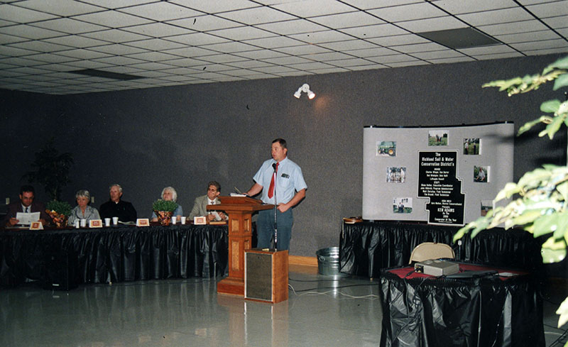 2000
Annual Meeting
Jeff Van Loon
Photo ID#: RSWCD446