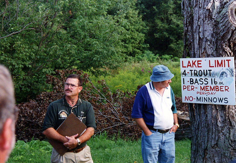 2003
Pond Clinic
Tim Brandt and Gary Mathes
Photo ID#: S571