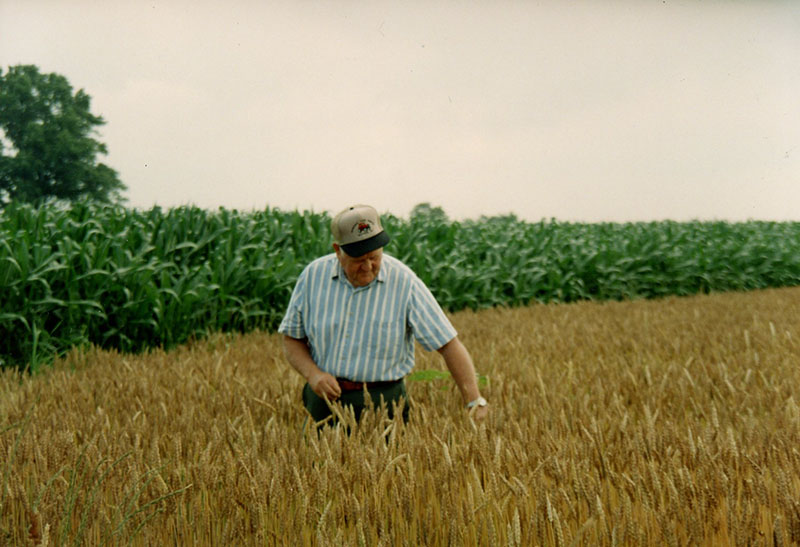 2004
Ken Adams in a wheat field
Photo ID#: RSWCD43