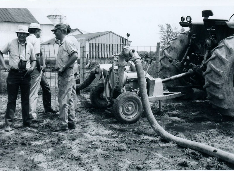 Gary Mathes at left
Photo ID#: P95