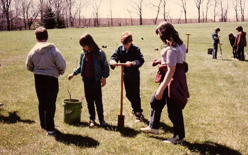 Children planting trees
Photo ID#: E448